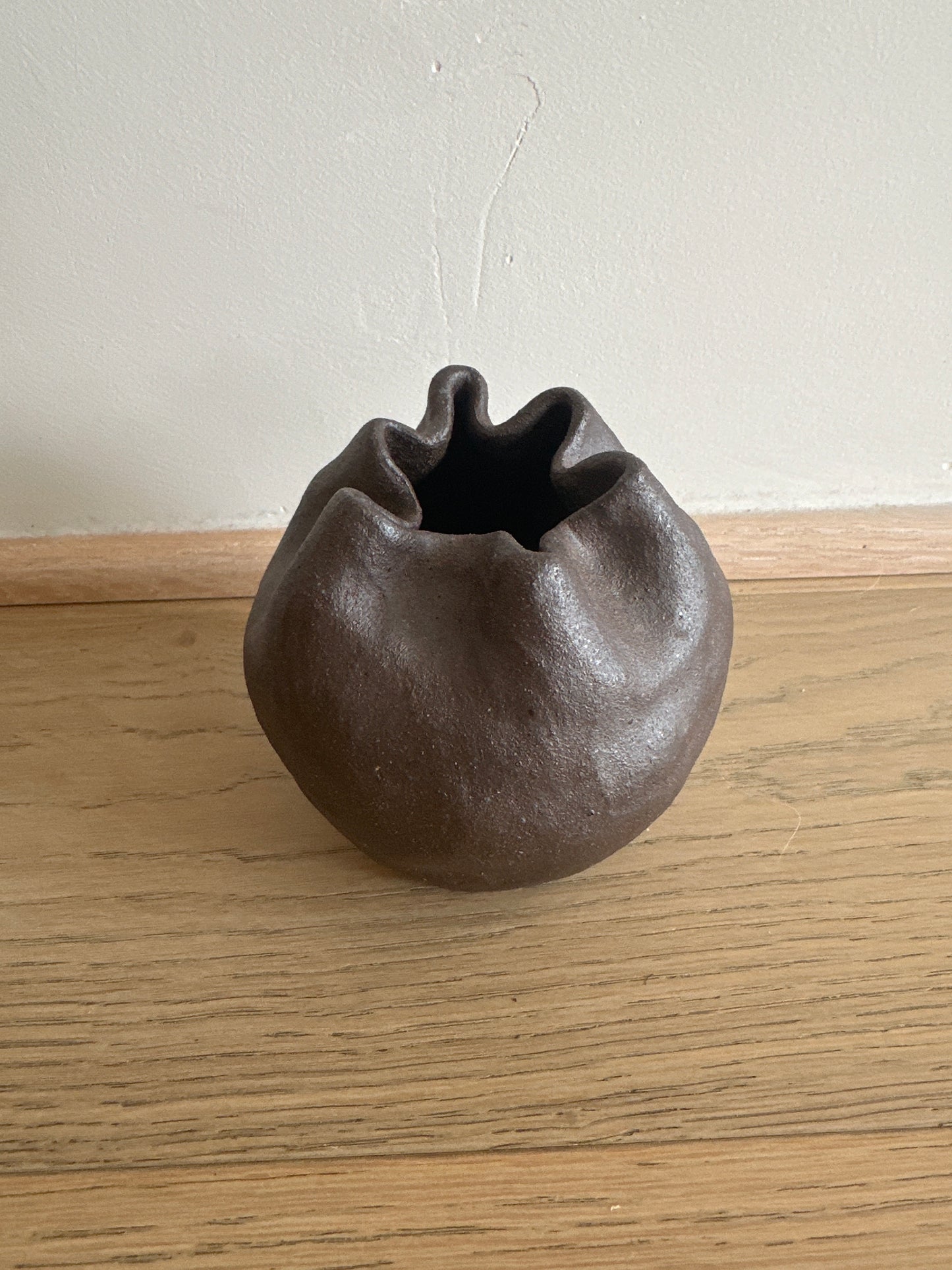 medium pinch pot